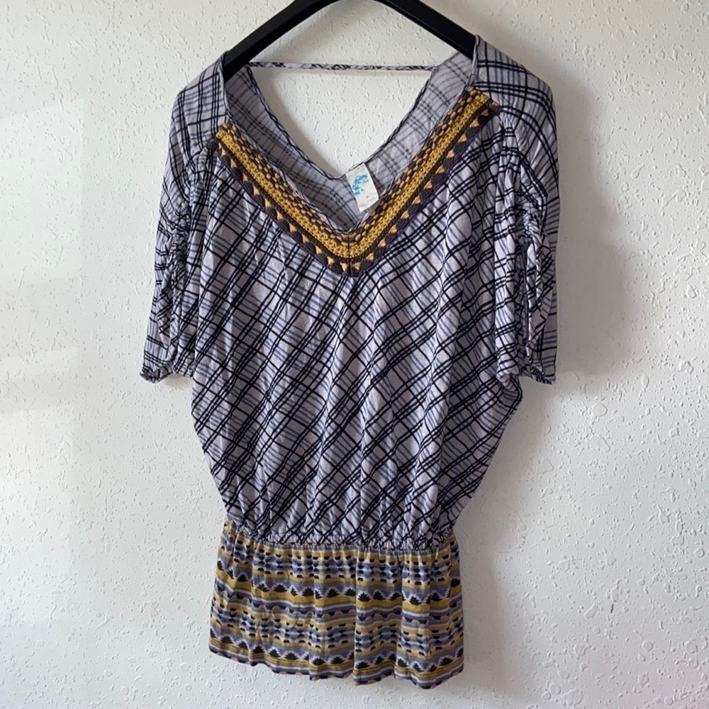 Anthropologie Women's V-Neck size s
Checkered Short Sleeve G3